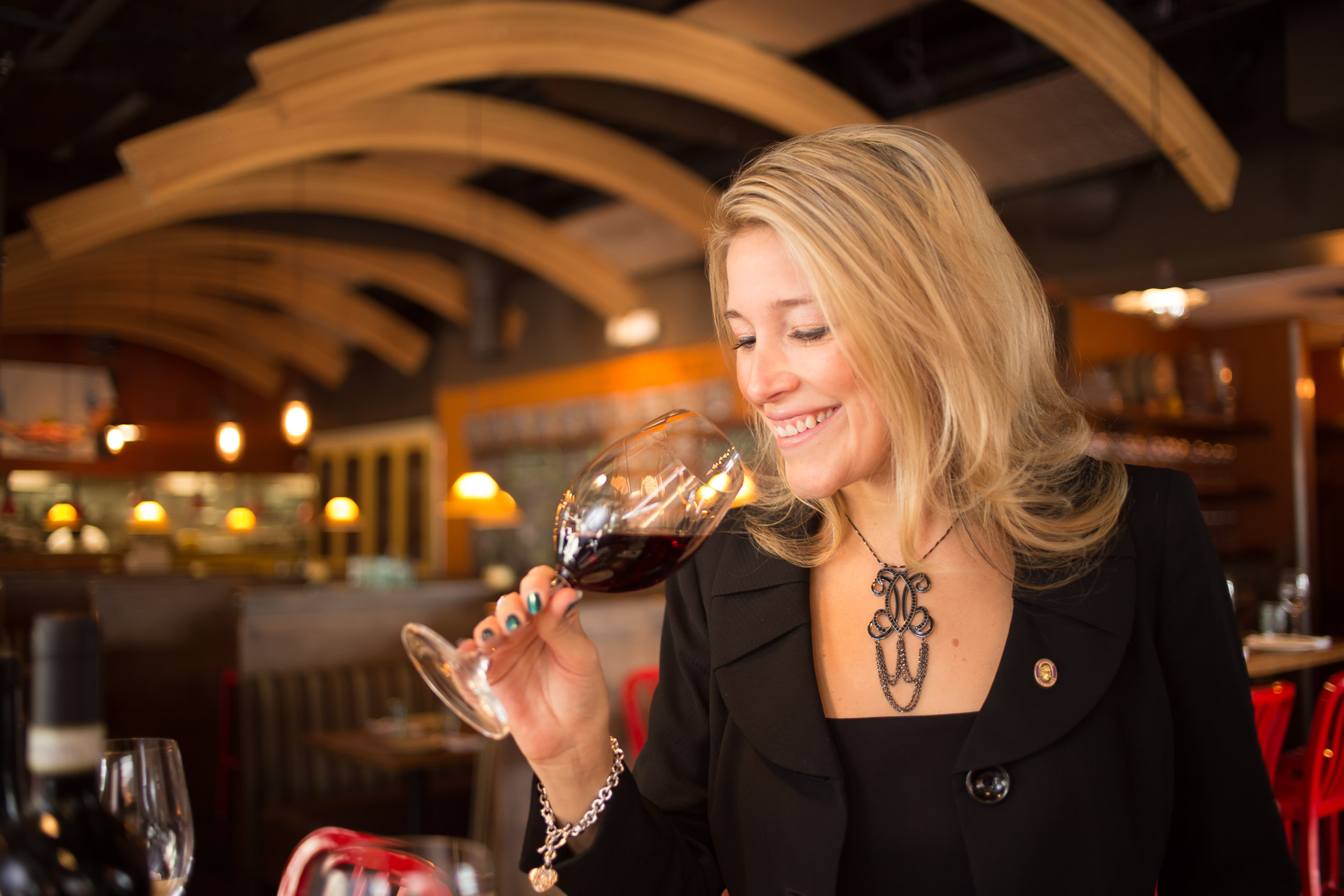 Sommelier analyzes the smell of the wine